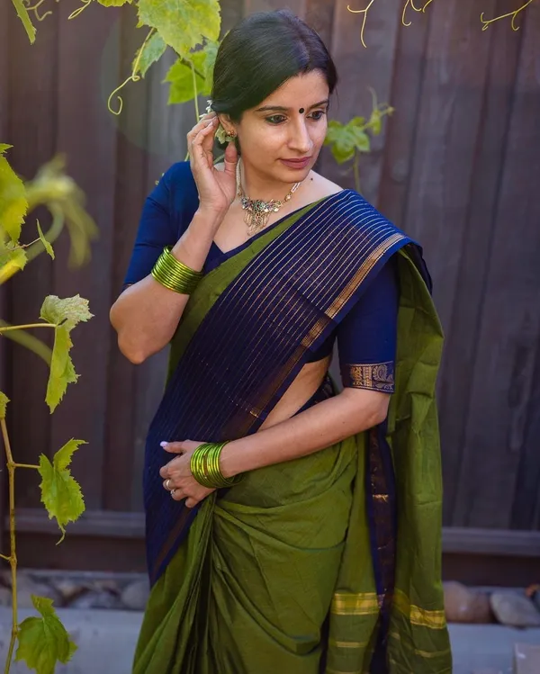 Green Aradhana Narayanapet Pure Cotton Saree with Running Blouse Piece – A Timeless Traditional Weave